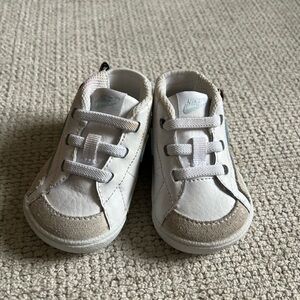 Nike 2c sneakers excellent condition